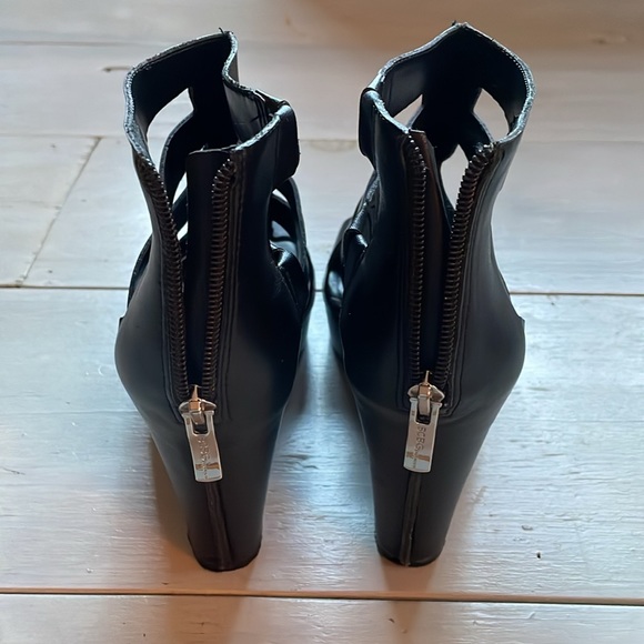 BGBGeneration Women’s Black Strappy Platform Wedges 4 Inch Heel Back Zip Size 8 - Picture 8 of 12